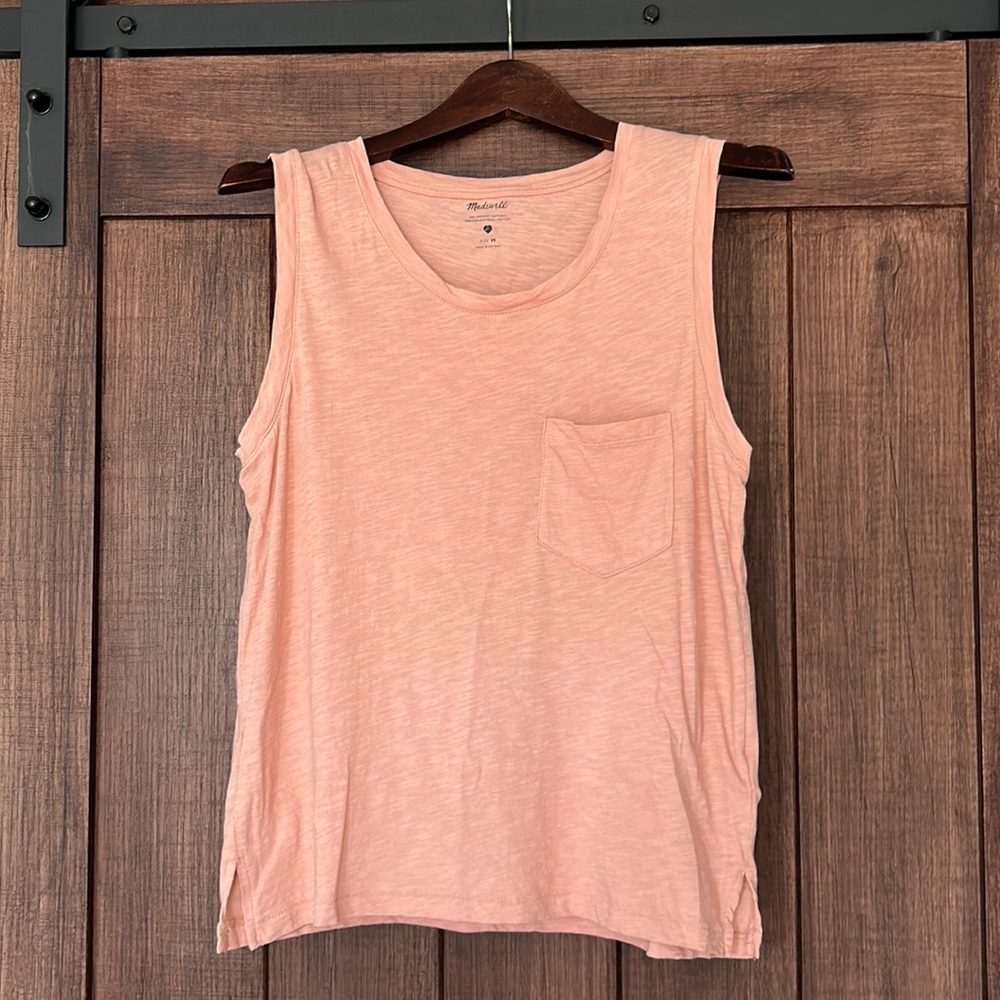 Madewell whisper cotton crew neck muscle tank with pocket in peach size medium